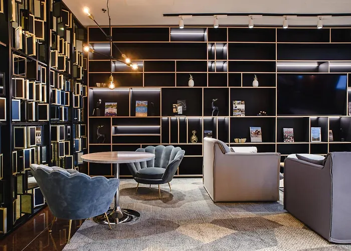 Courtyard - Lotnisko ChopinHotel Warszawa